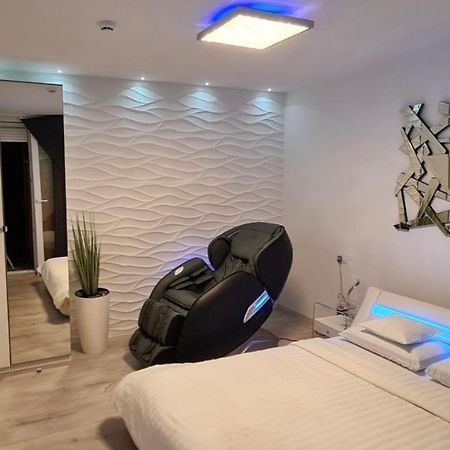 Apartment Wave: Luxury Retreat with Sauna & Secure Parking Slavonski Brod Exterior photo